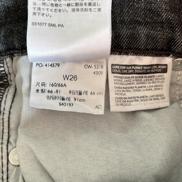 Levi’s Wedgie Washed Black Denim High Rise Raw Hem Skinny Ankle Jeans Size 26 - Picture 13 of 13